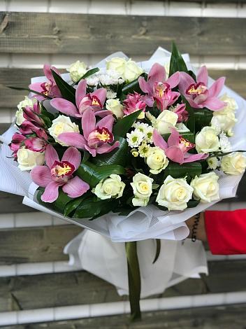 Букет цветов из: Розы и Хризантемы в Перевозе