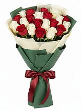 Букет Микс из красных и белых роз в Перевозе