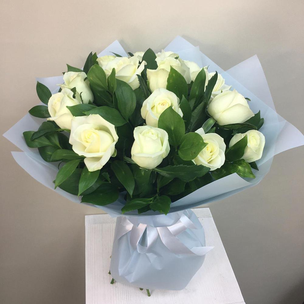 Букет 15 Белых роз Проуд в Перевозе