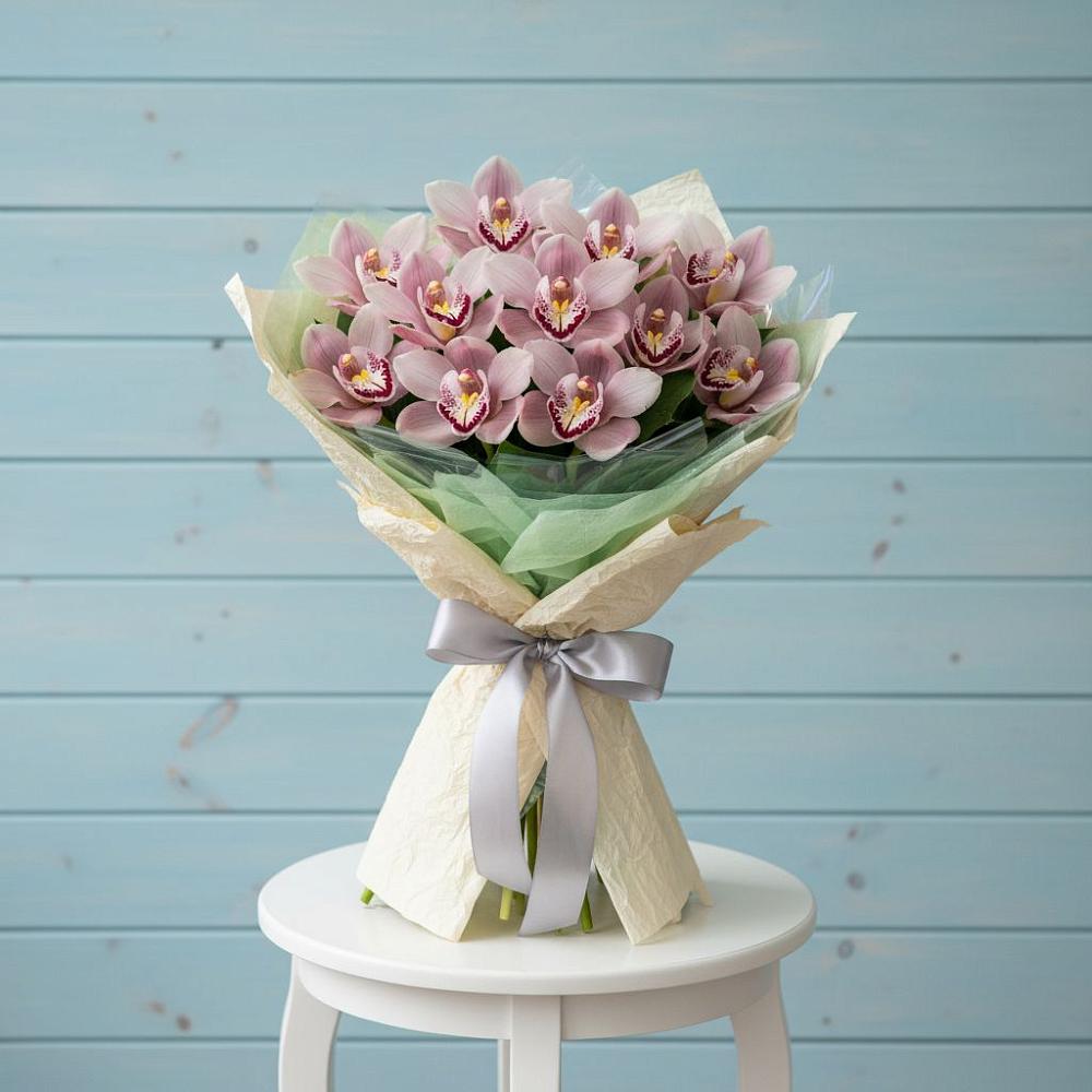 Букет цветов из: Орхидеи и Розы в Перевозе