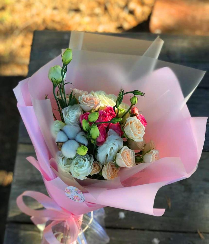 Букет цветов из: Розы и Лизиантусы в Перевозе