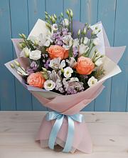 Букет цветов из:  Лизиантусы, Розы, Альстромерии и Гипсофила в Перевозе