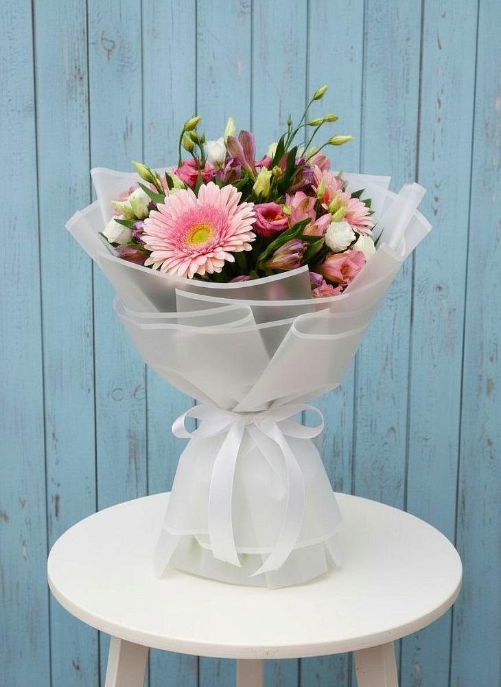 Букет цветов из: Герберы, Альстромерии и Лизиантусы в Перевозе