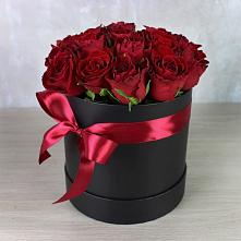 Цветочная композиция из Розы в шляпной коробке в Перевозе